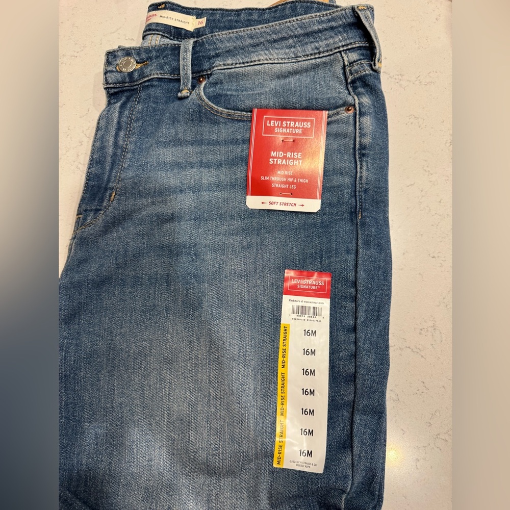 Levi's Signature Blue Denim Jeans